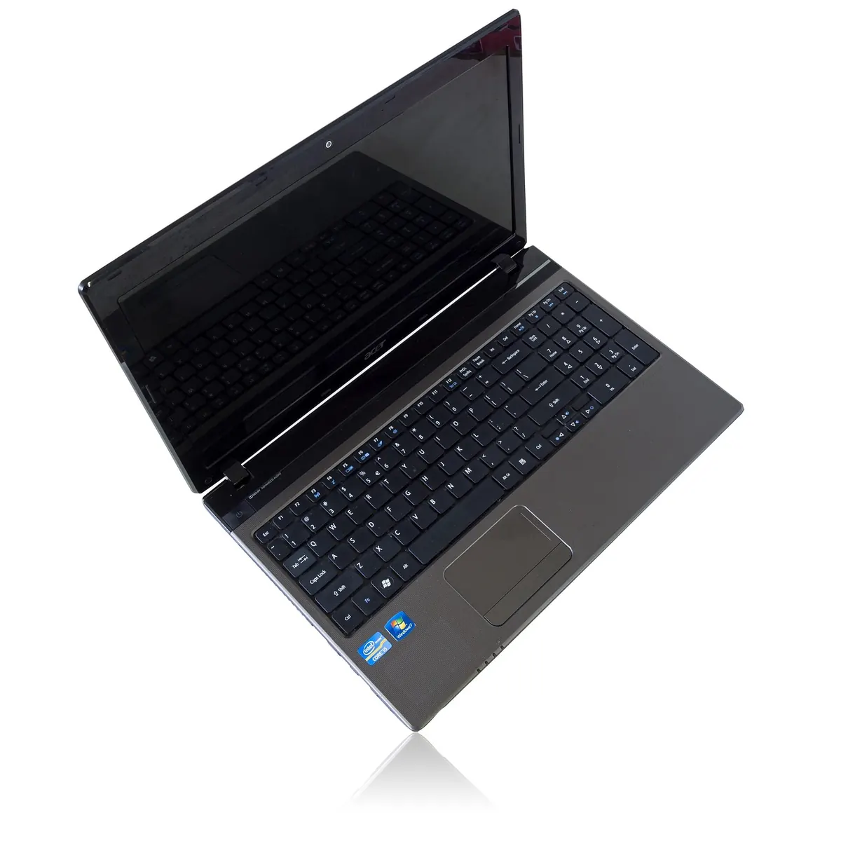 Portable Monitor vs Laptop Screen for Remote Work: A Comparison for Nomads